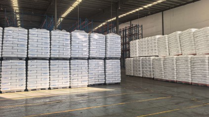 塑胶粒仓储：广州仓库多少钱一平方？新天地物流指南